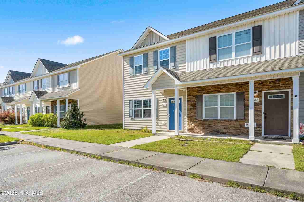 525 Oyster Rock Ln - Photo 3 of 22