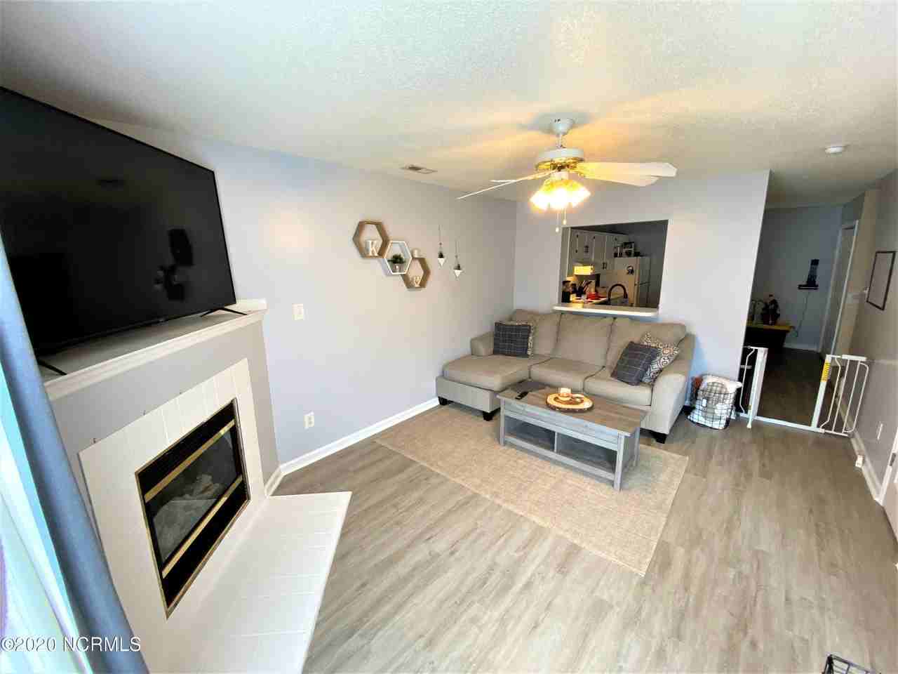 303 Meadowbrook Ln - Photo 2 of 6