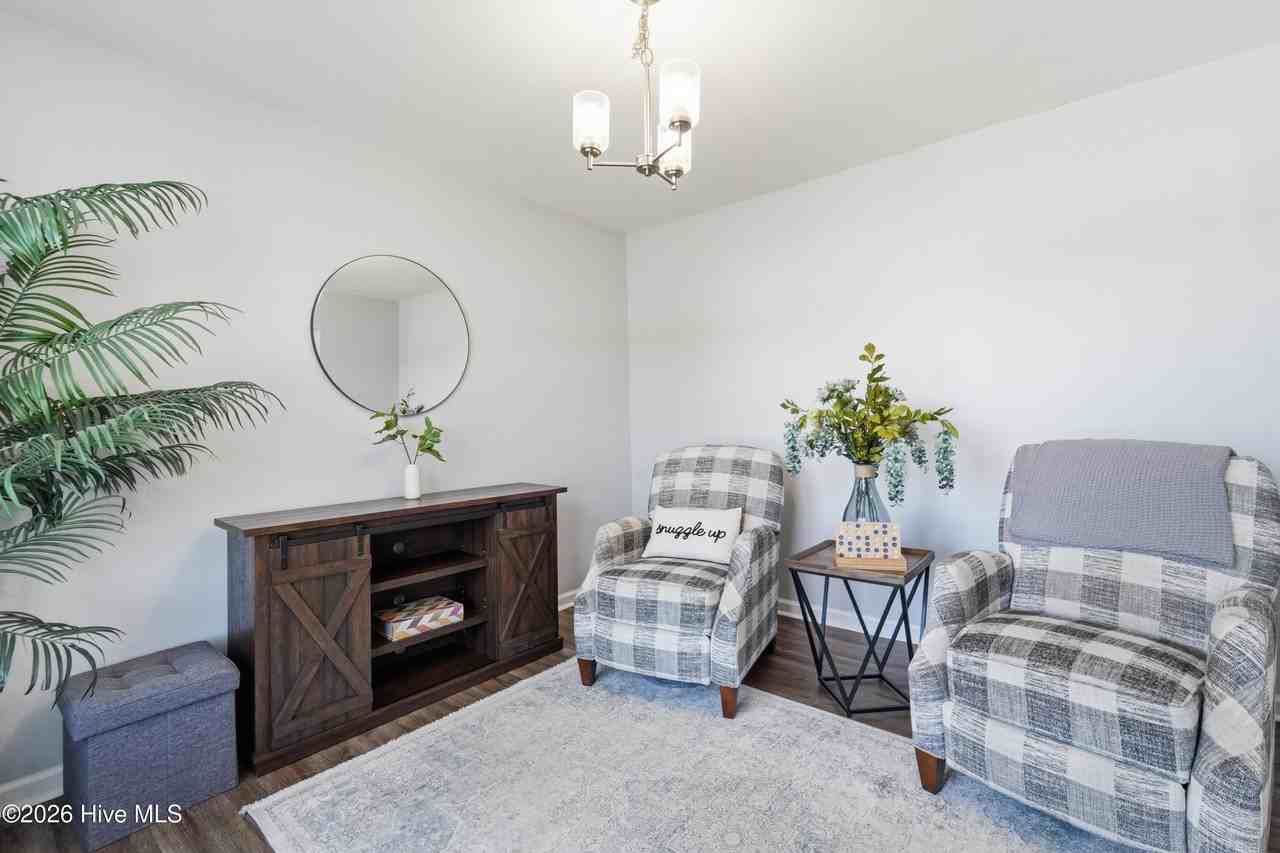 292 Independence Blvd - Photo 4 of 38