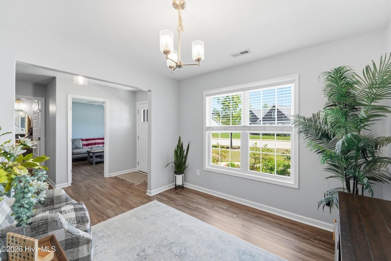 292 Independence Blvd - Photo 5 of 38