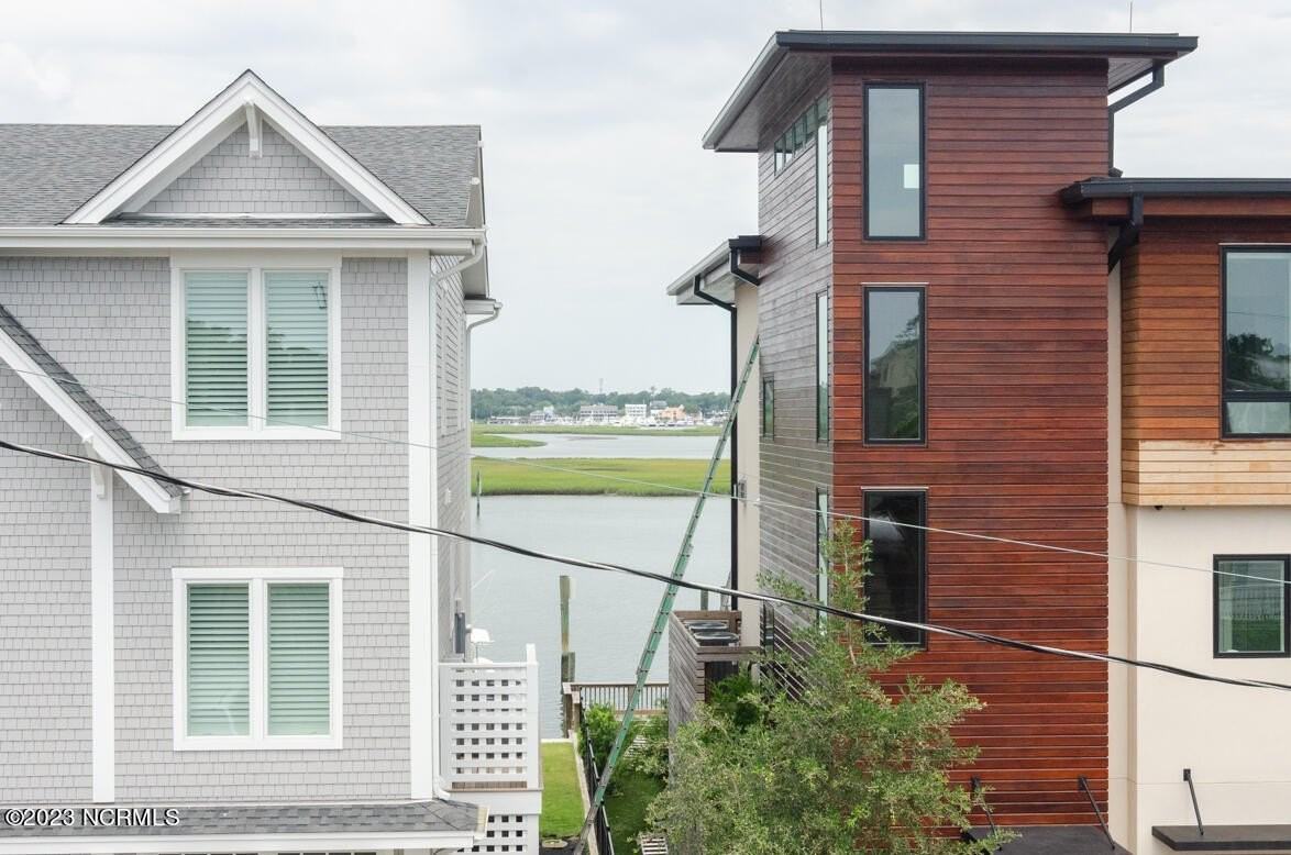 7 Shore Dr - Photo 3 of 37