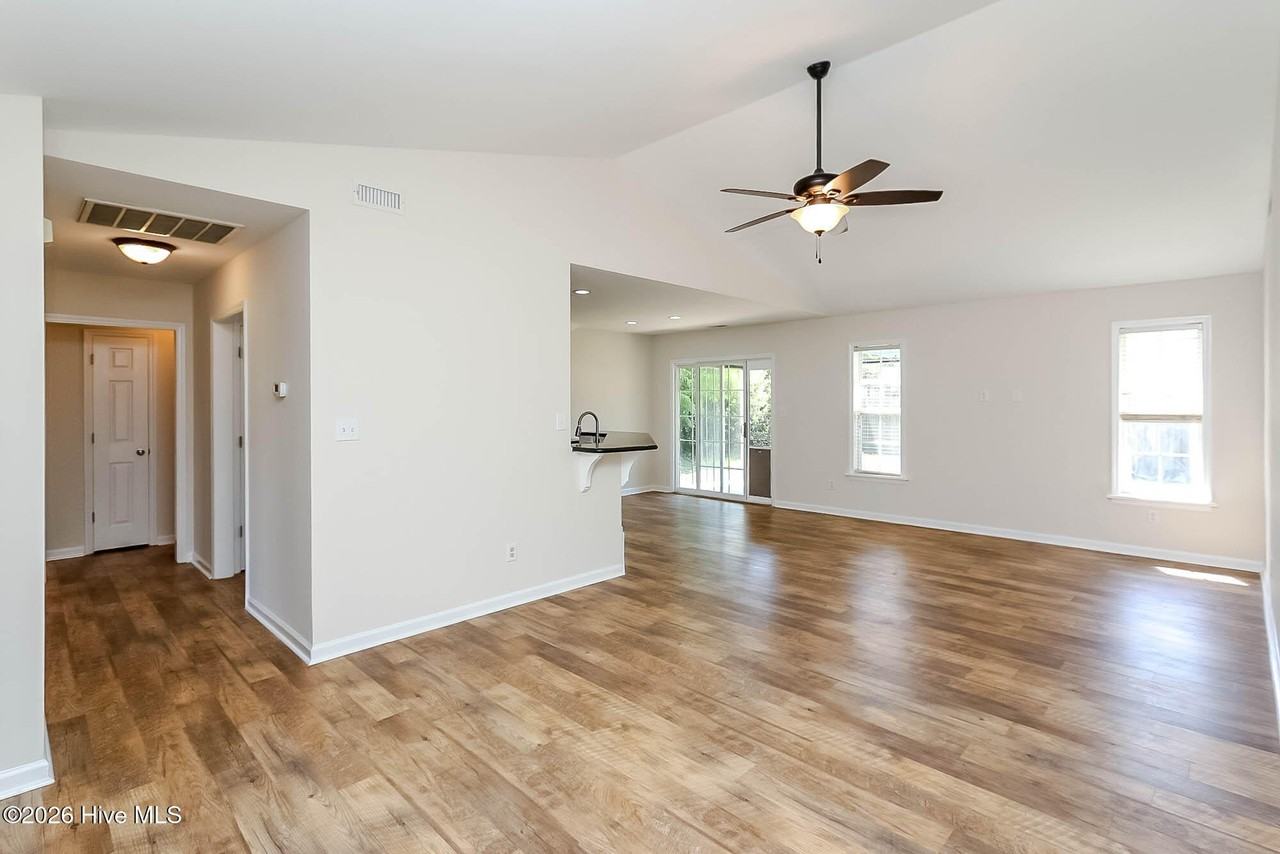 3503 Mandy Ln - Photo 5 of 20