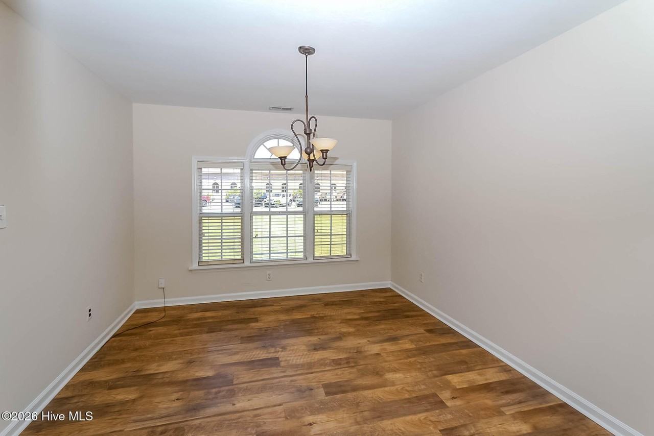 3503 Mandy Ln - Photo 7 of 20