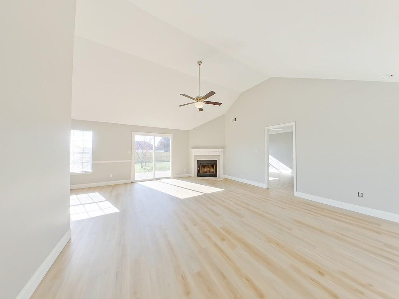 304 Summerfield Cir - Photo 3 of 24