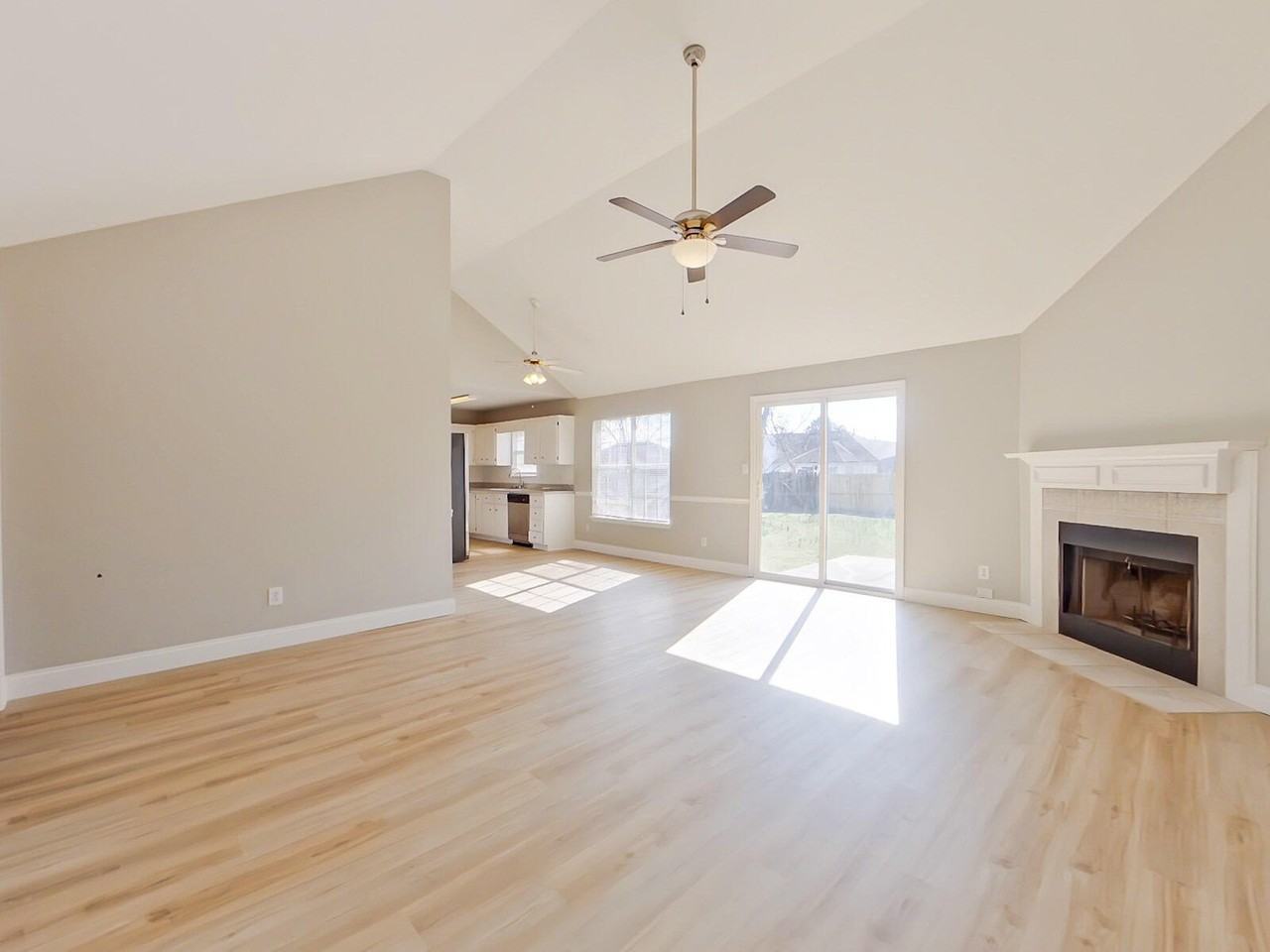 304 Summerfield Cir - Photo 4 of 24