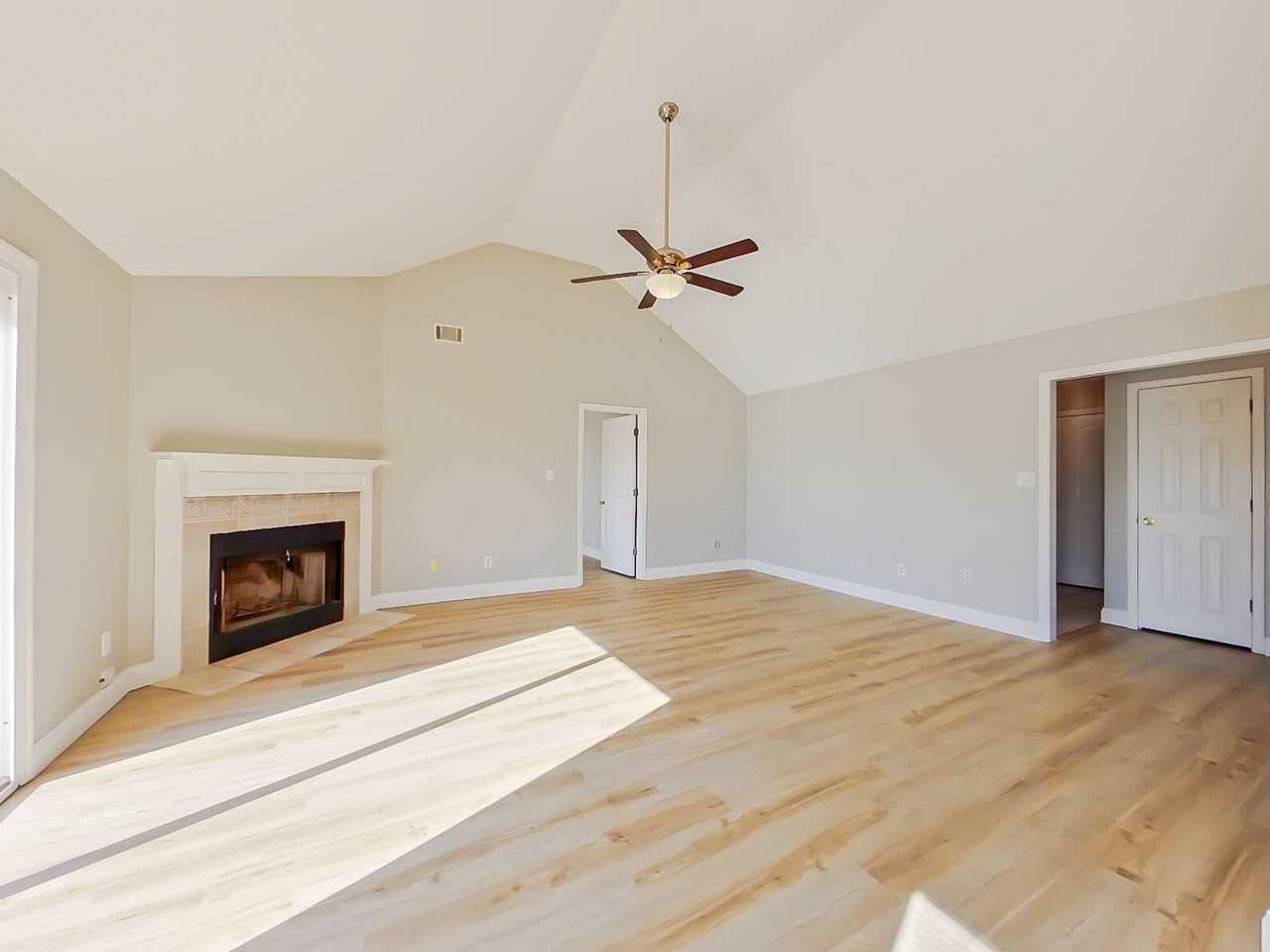 304 Summerfield Cir - Photo 5 of 24