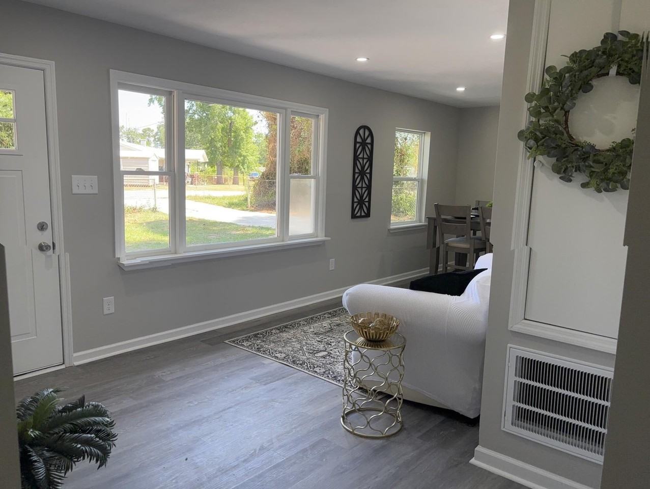 1822 Catalina Dr - Photo 4 of 24