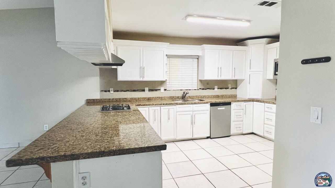 22 E Hawk St - Photo 5 of 15