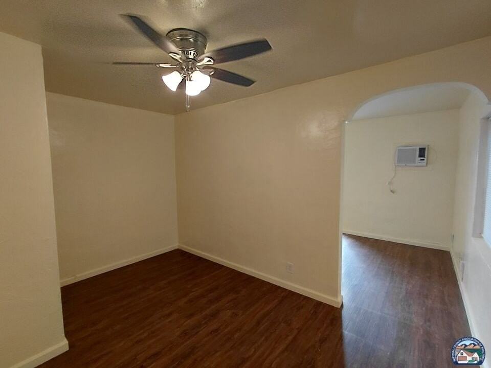 1111 E St #4 - Photo 4 of 10