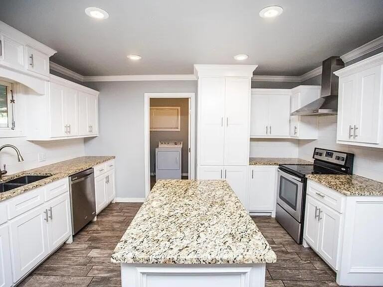 4211 49th St - Photo 3 of 13