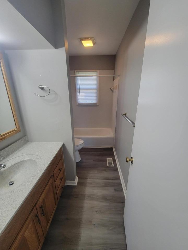 872 Tearose Dr - Photo 5 of 11