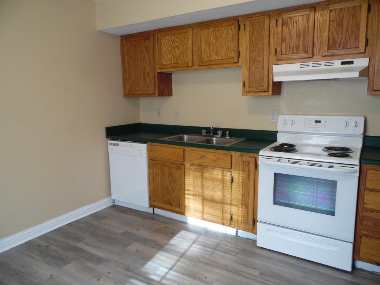 925 Altamont Ct #C - Photo 4 of 10