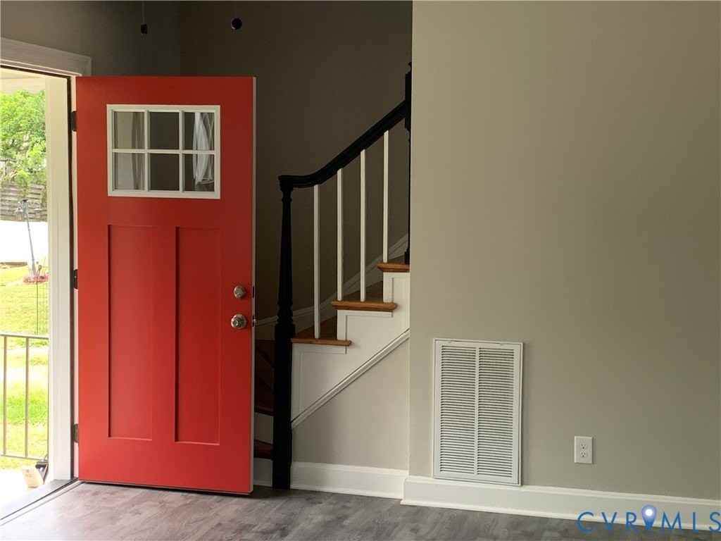 4202 Thomas Dr - Photo 5 of 36