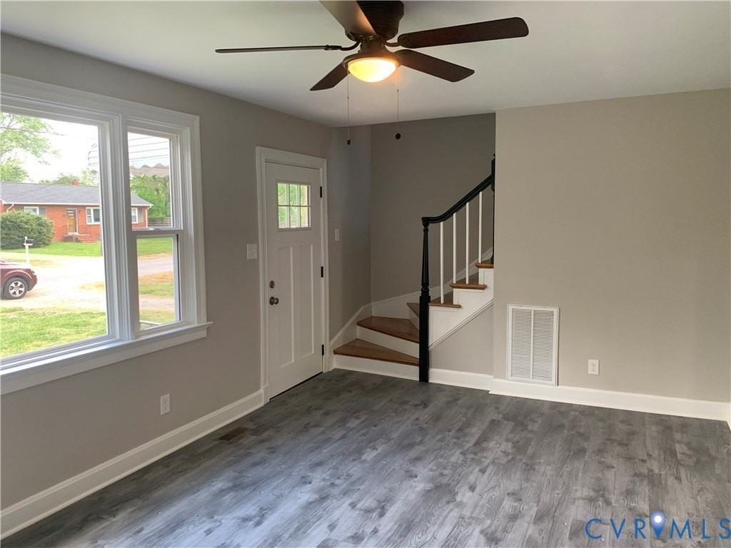 4202 Thomas Dr - Photo 7 of 36