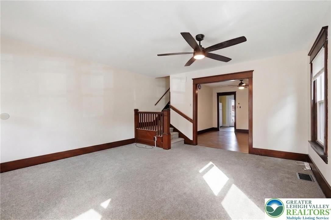 819 Chestnut St - Photo 4 of 32