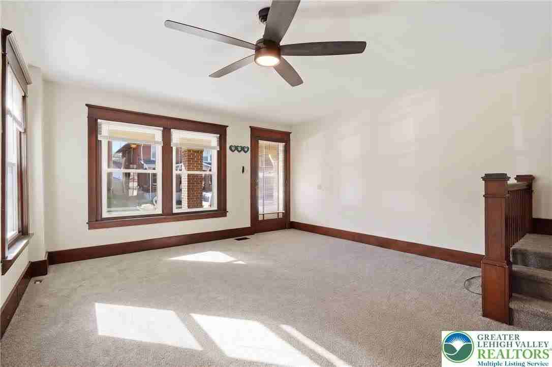 819 Chestnut St - Photo 5 of 32