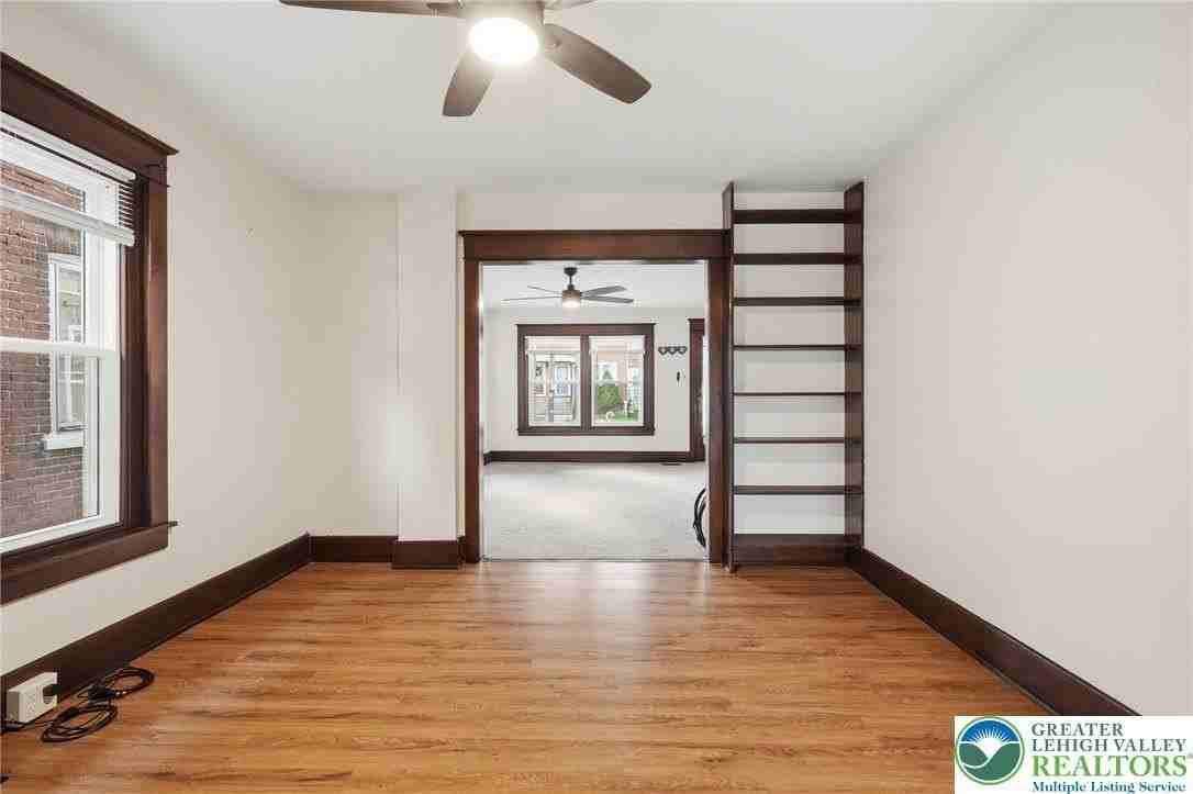 819 Chestnut St - Photo 6 of 32