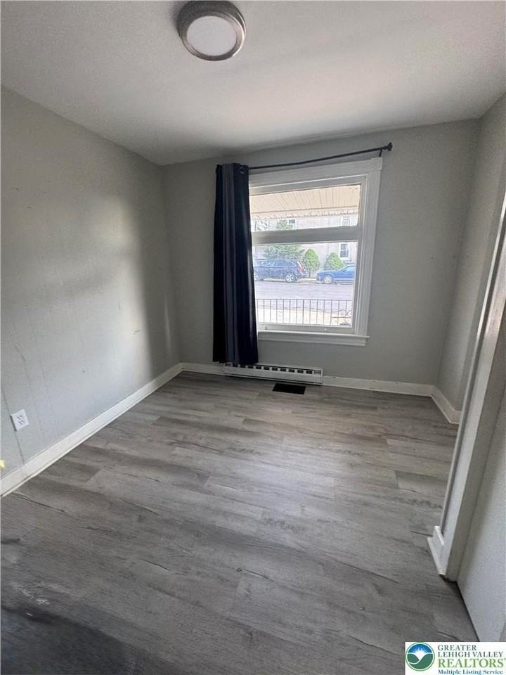 303 E Union St #1st - Photo 4 of 7