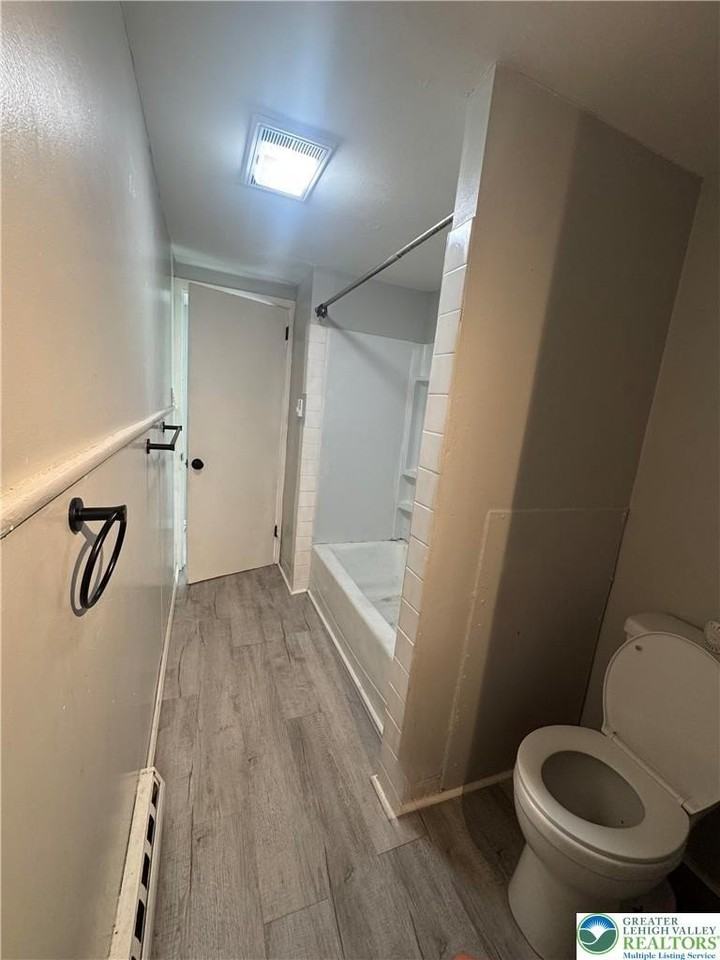 303 E Union St #1st - Photo 6 of 7