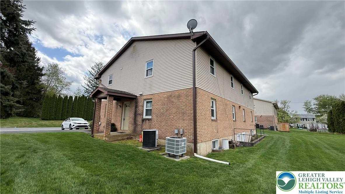 4083 Vaughn St - Photo 4 of 16