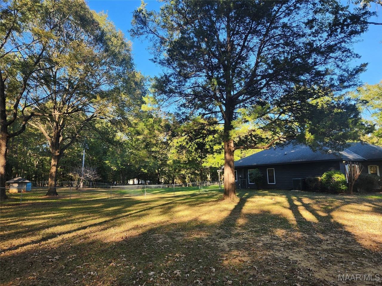 1174 Old Prattville Rd - Photo 3 of 42