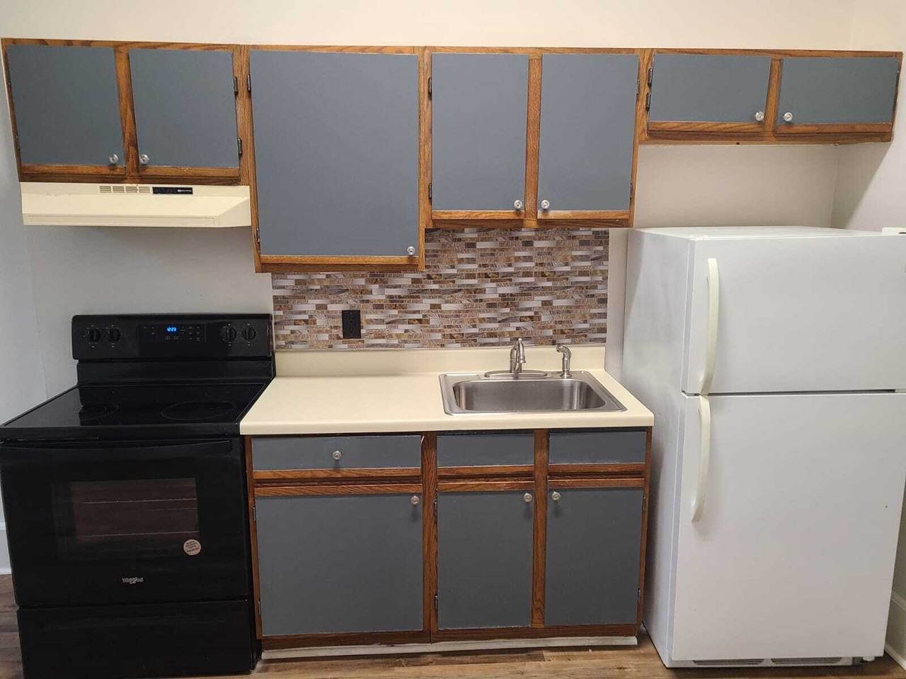 Hege Apts - Photo 2 of 37