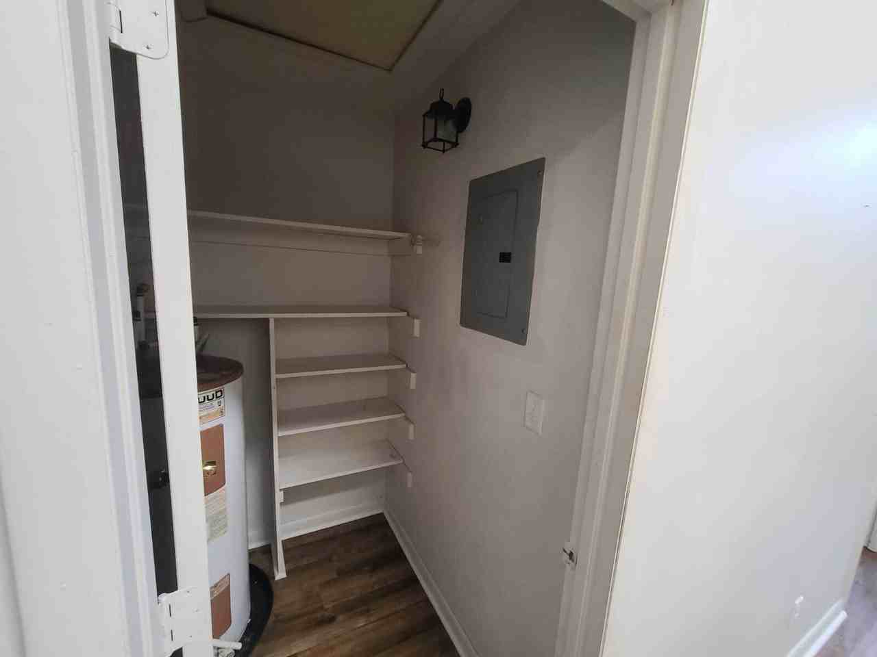 Hege Apts - Photo 7 of 37