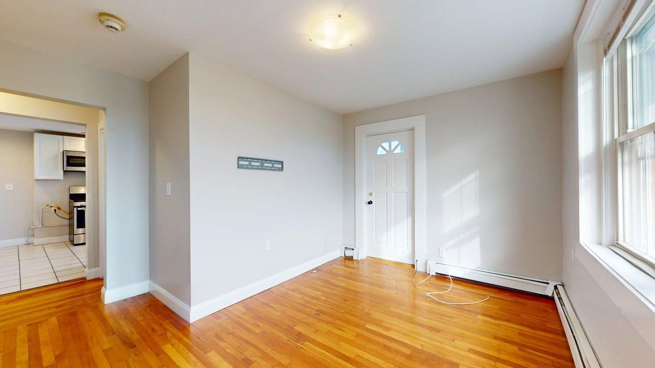 972-974 Saratoga Street972-974 Saratoga Street - 6 #6 - Photo 3 of 16