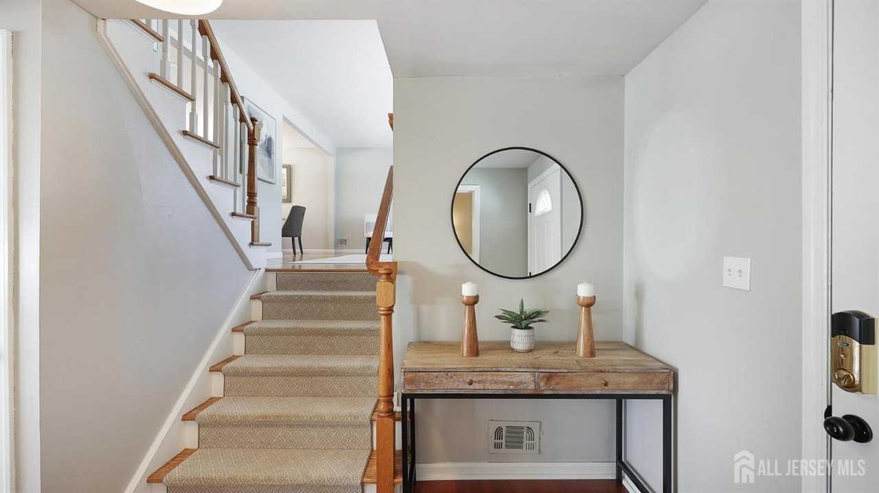 70 Connor Ave - Photo 7 of 34