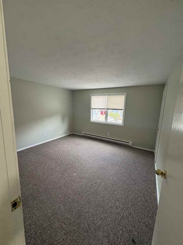 99 Lawrence Street - Photo 5 of 21