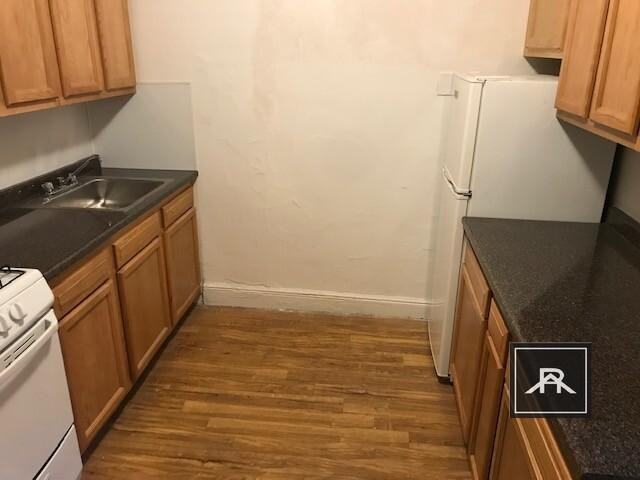 1812 Commonwealth Ave - Photo 2 of 10