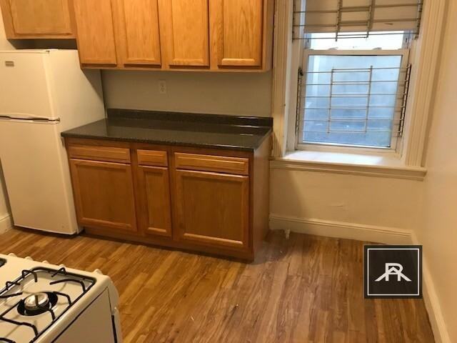 1812 Commonwealth Ave - Photo 3 of 10