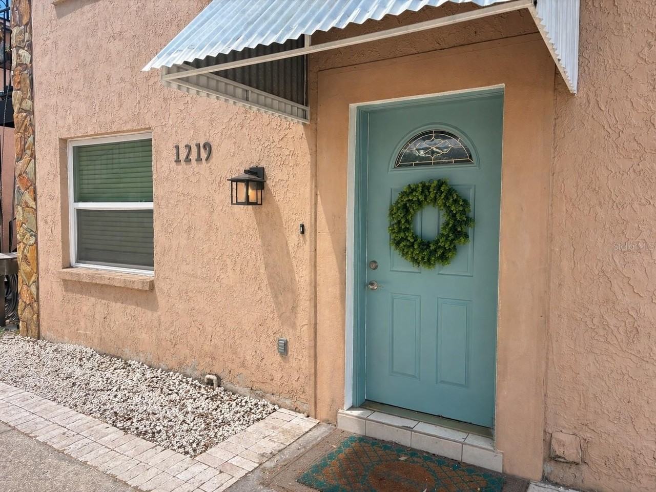 1219 E Mohawk Ave #A