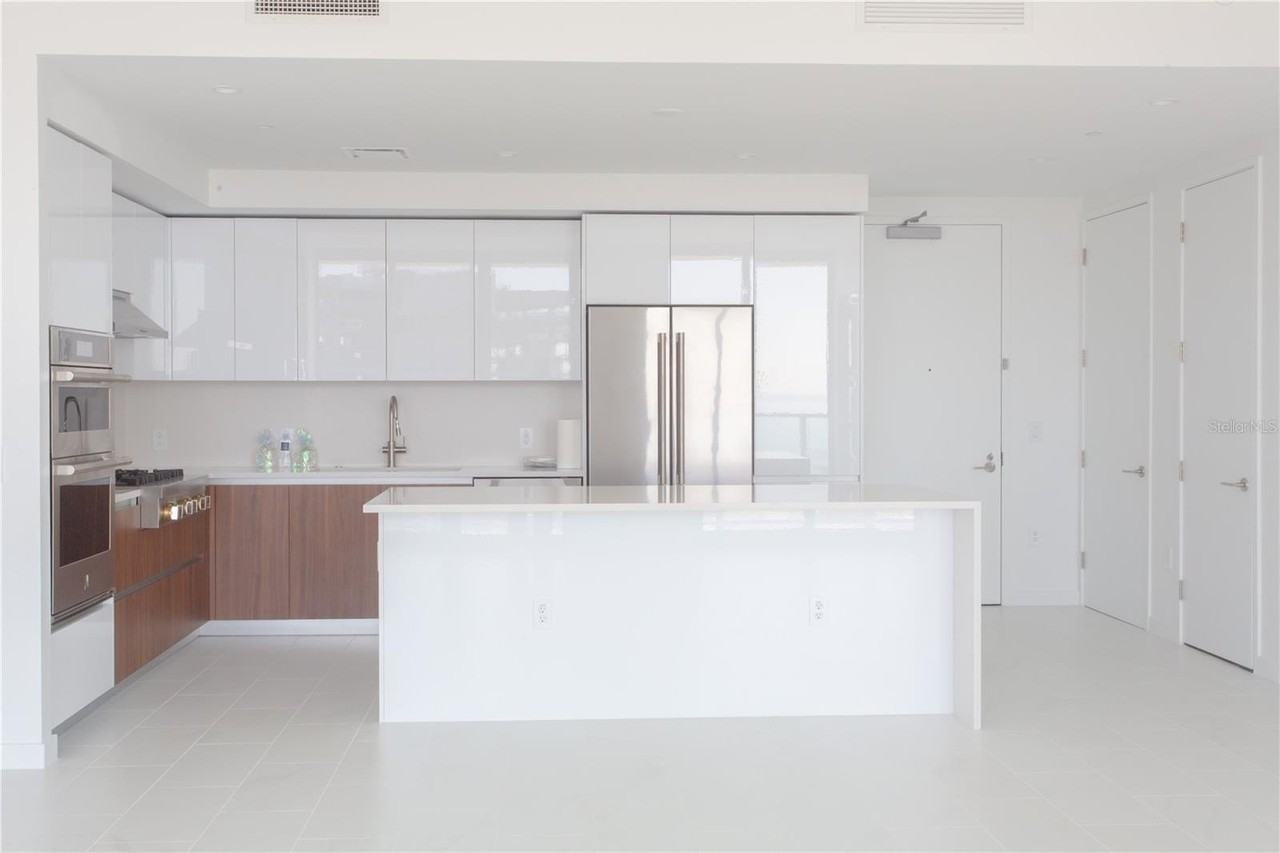 400 Central Ave #2906 - Photo 7 of 40