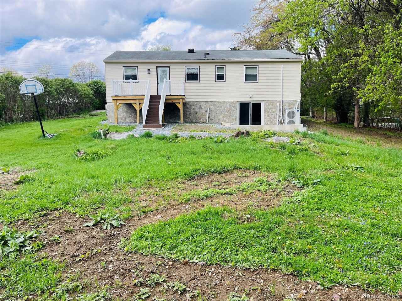 19 Cedar Ln - Photo 3 of 20