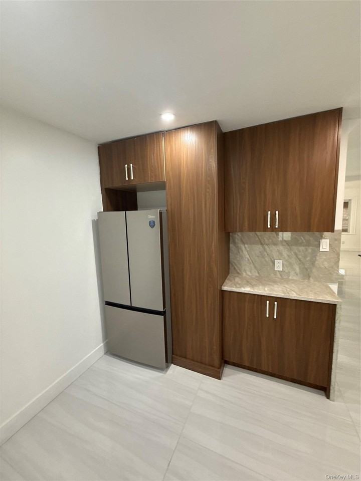 309 Franklin Ave - Photo 5 of 13