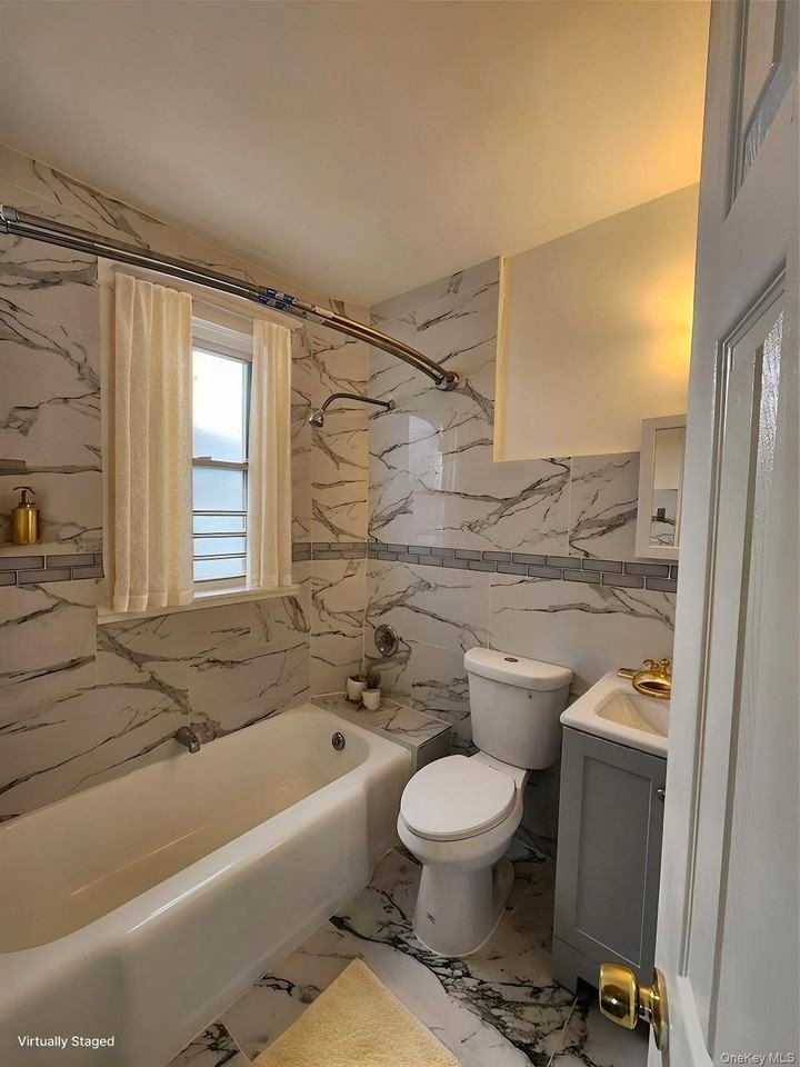 184 Trenchard St - Photo 7 of 11