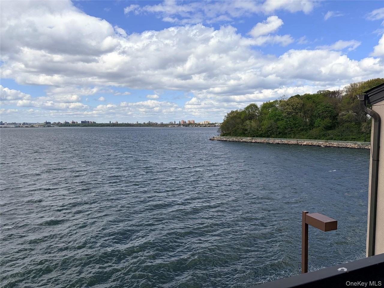 520 115th St #520E - Photo 3 of 10