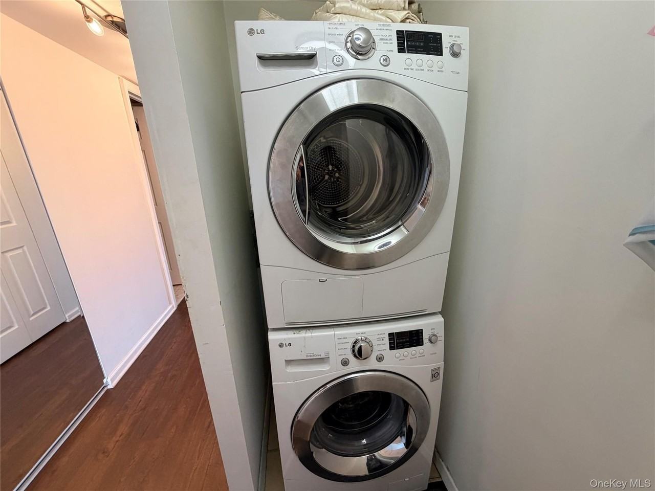 520 115th St #520E - Photo 7 of 10