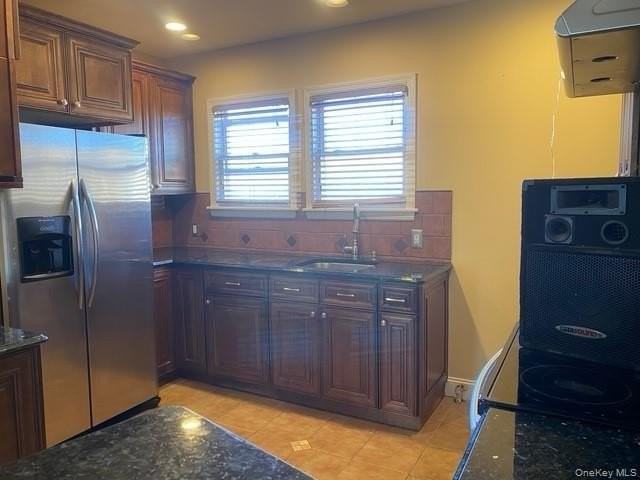 347 W Market St - Photo 5 of 6