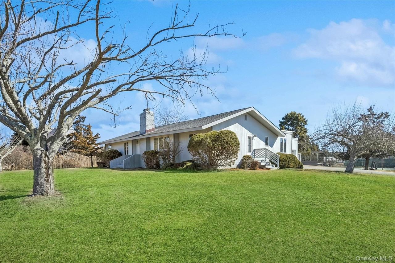 22 Meadow Ln - Photo 2 of 20