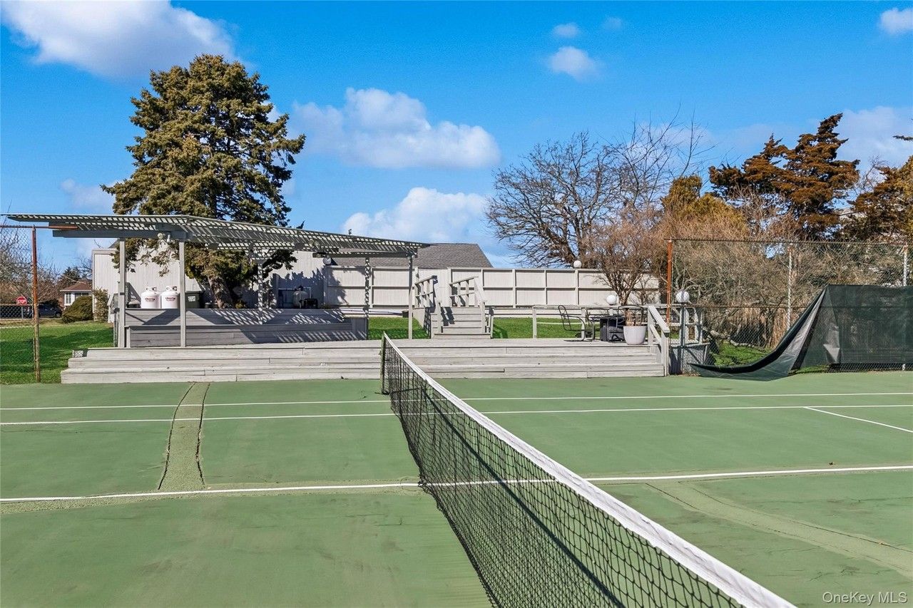 22 Meadow Ln - Photo 3 of 20