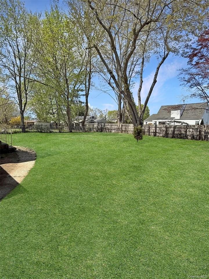 13 Winston Ln - Photo 3 of 4