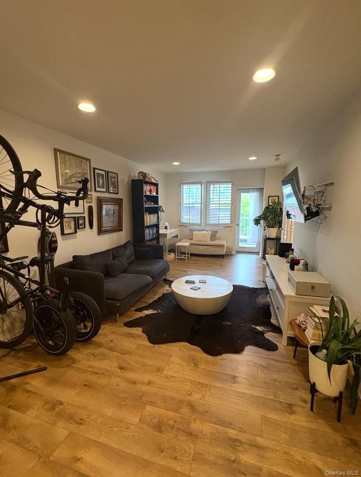 55 Monroe Blvd #2S - Photo 2 of 16