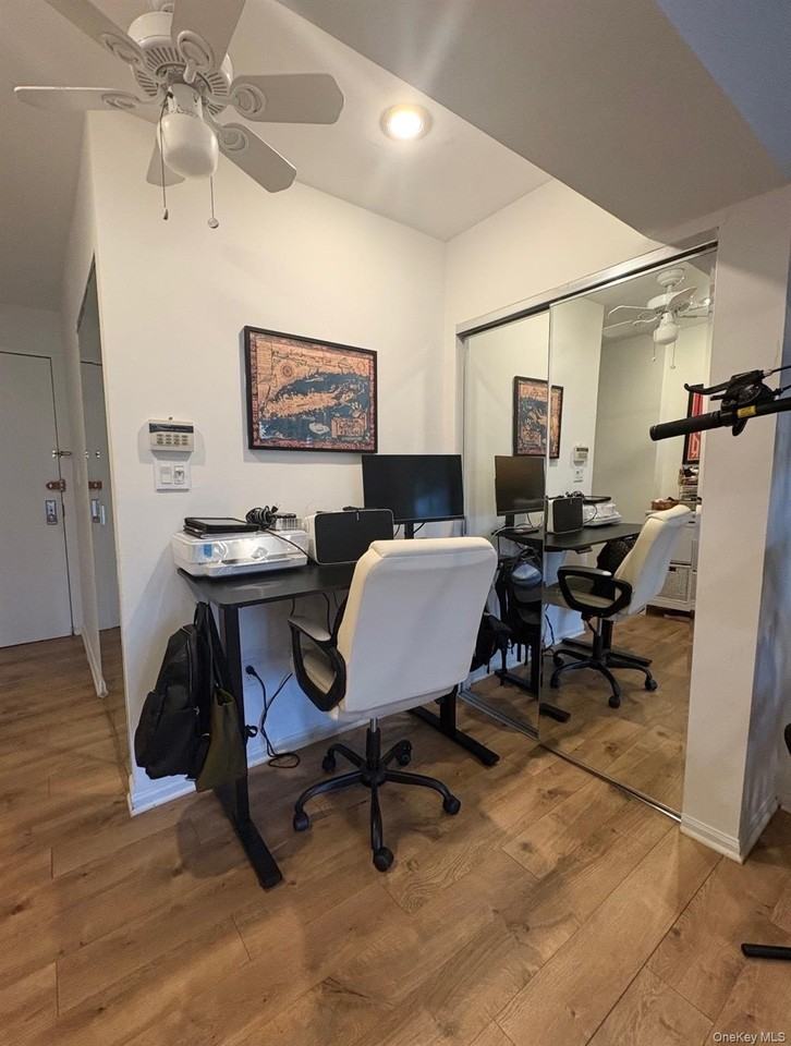 55 Monroe Blvd #2S - Photo 5 of 16