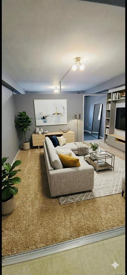 8915 Parsons Blvd #W6B - Photo 2 of 10