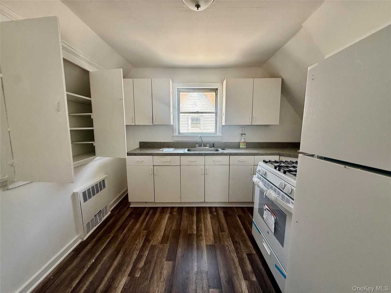 356 E Broadway #A - Photo 7 of 17