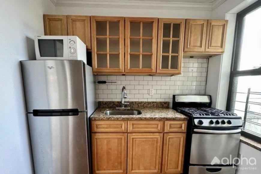 169 E 101st St - Photo 6 of 9