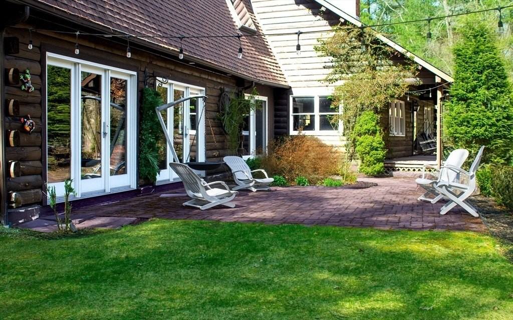 154 Grove St - Photo 4 of 8