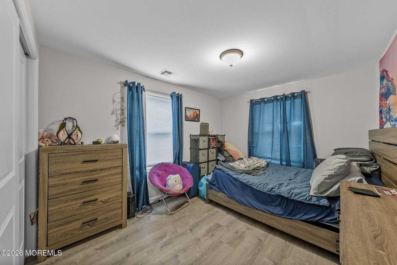 816 King George Rd #3 - Photo 5 of 18